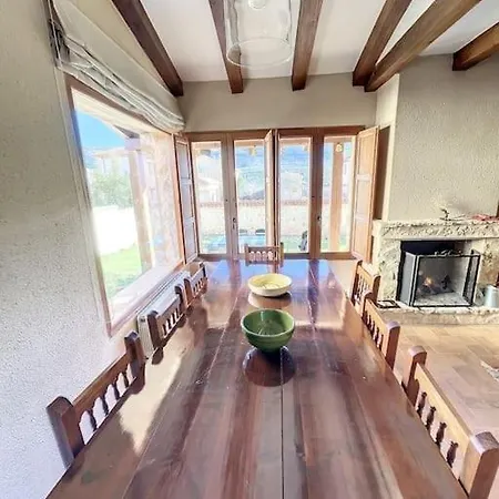 Vivienda En Casla, By Adoorable Apartman *
