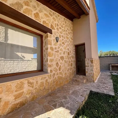 Apartman Vivienda En Casla, By Adoorable Casla